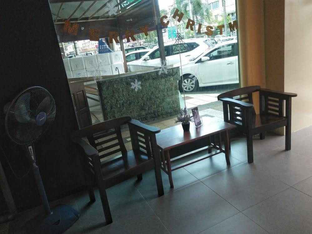קוטה קינבלו Oyo 727 Hotel Rafflesia מראה חיצוני תמונה