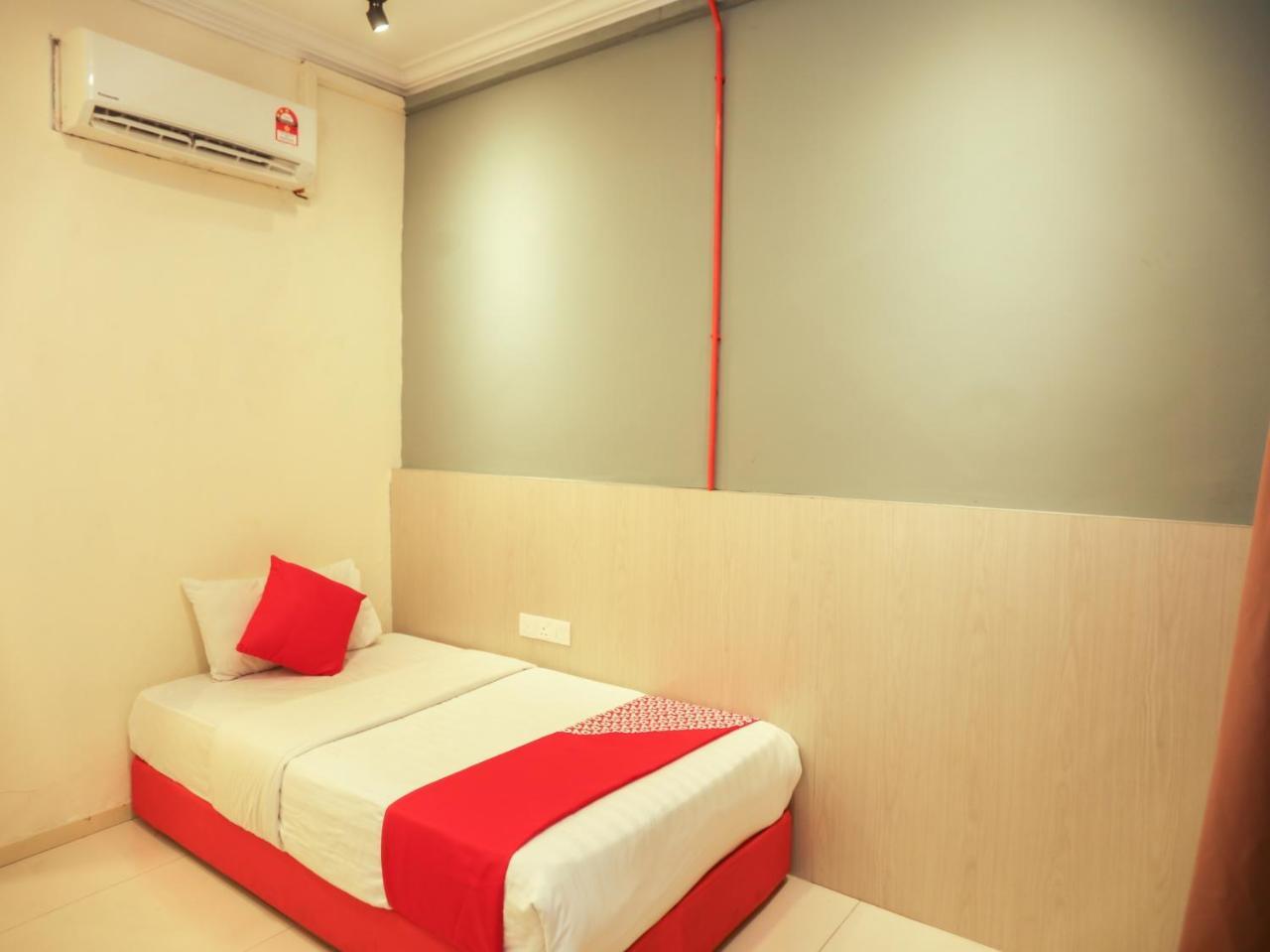 קוטה קינבלו Oyo 727 Hotel Rafflesia מראה חיצוני תמונה