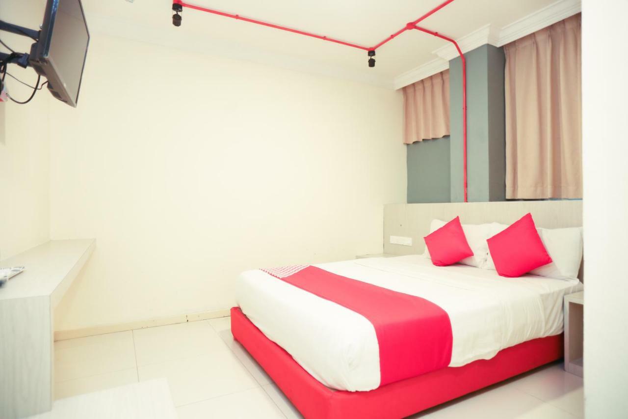 קוטה קינבלו Oyo 727 Hotel Rafflesia מראה חיצוני תמונה