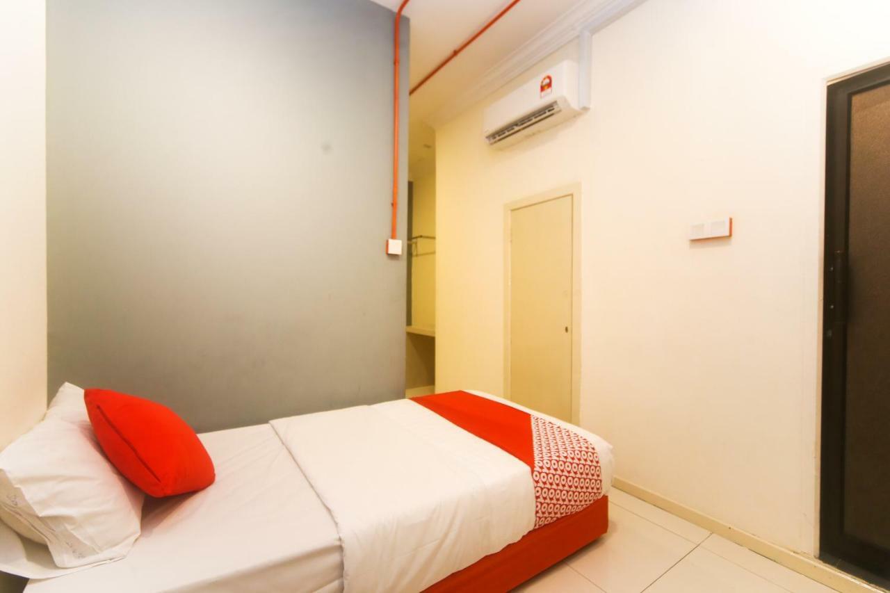 קוטה קינבלו Oyo 727 Hotel Rafflesia מראה חיצוני תמונה