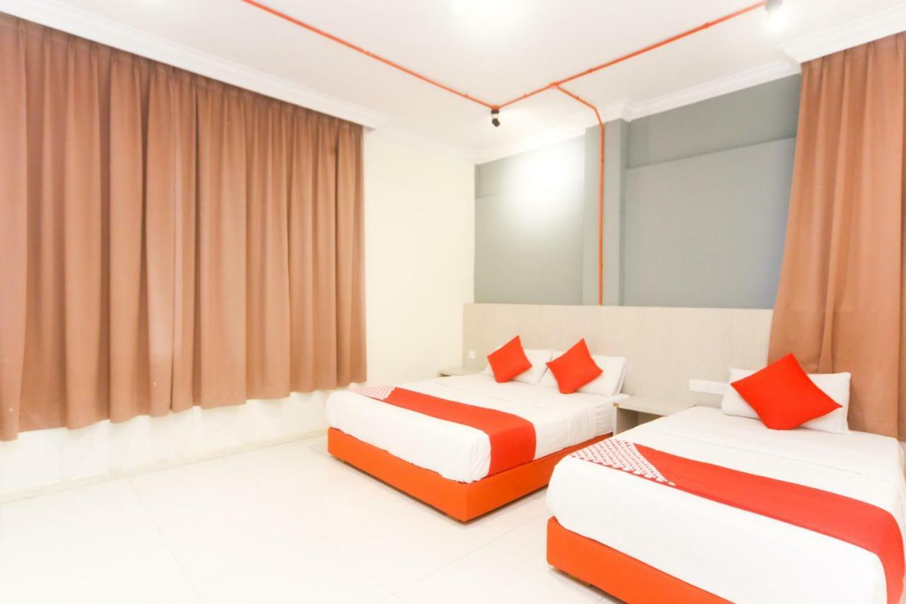 קוטה קינבלו Oyo 727 Hotel Rafflesia מראה חיצוני תמונה